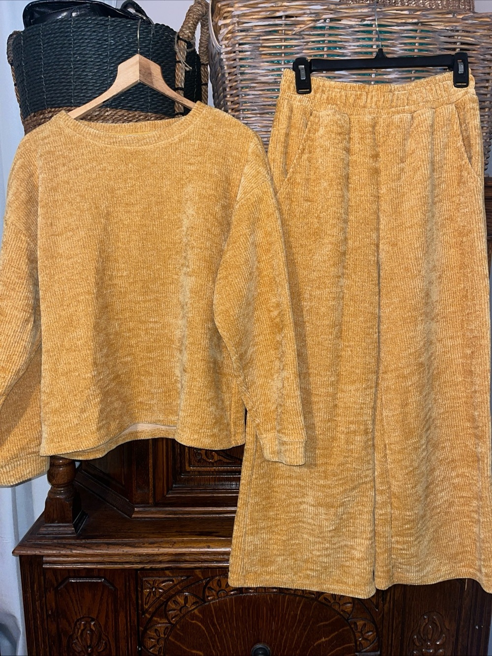 Cozy Wide-Leg Chenille pants set in Mustard Yellow